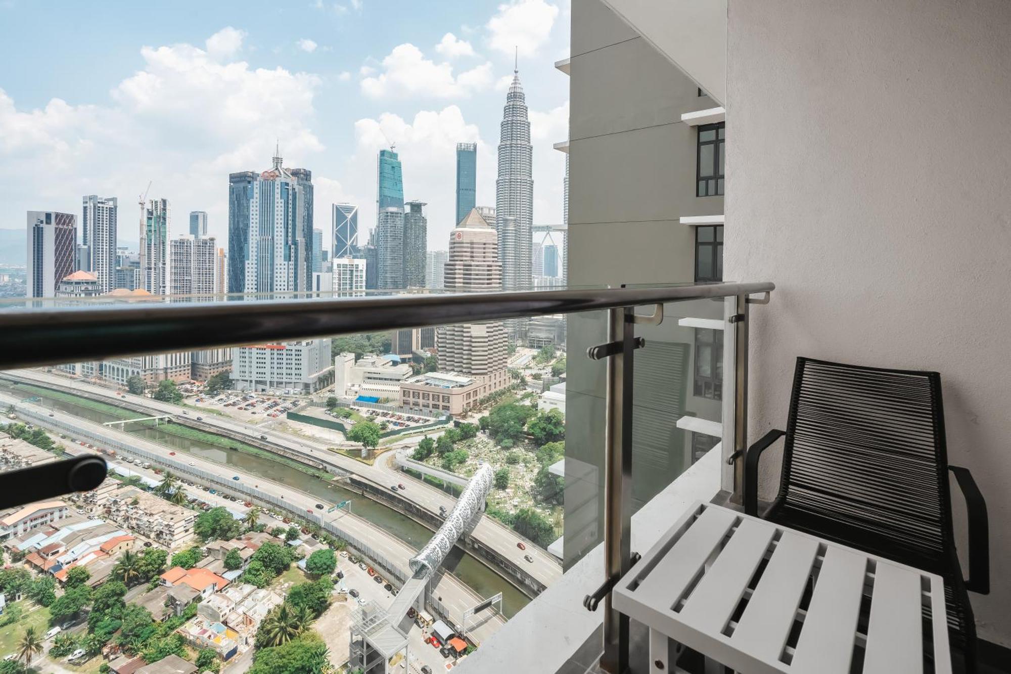 Klcc View Condo Stay Kuala Lumpur Exteriör bild